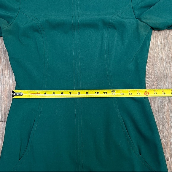 Tahari Arthur S. Levine Emerald Green Gold Zip Sheath Dress | Size 8 - Picture 4 of 8